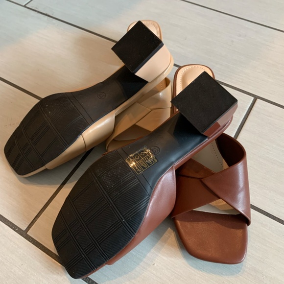 NWT 2 PAIRS OF SLIP ON CHUNKY HEEL DRESSY SANDLE IN NEUTRAL COLOR - Picture 3 of 3